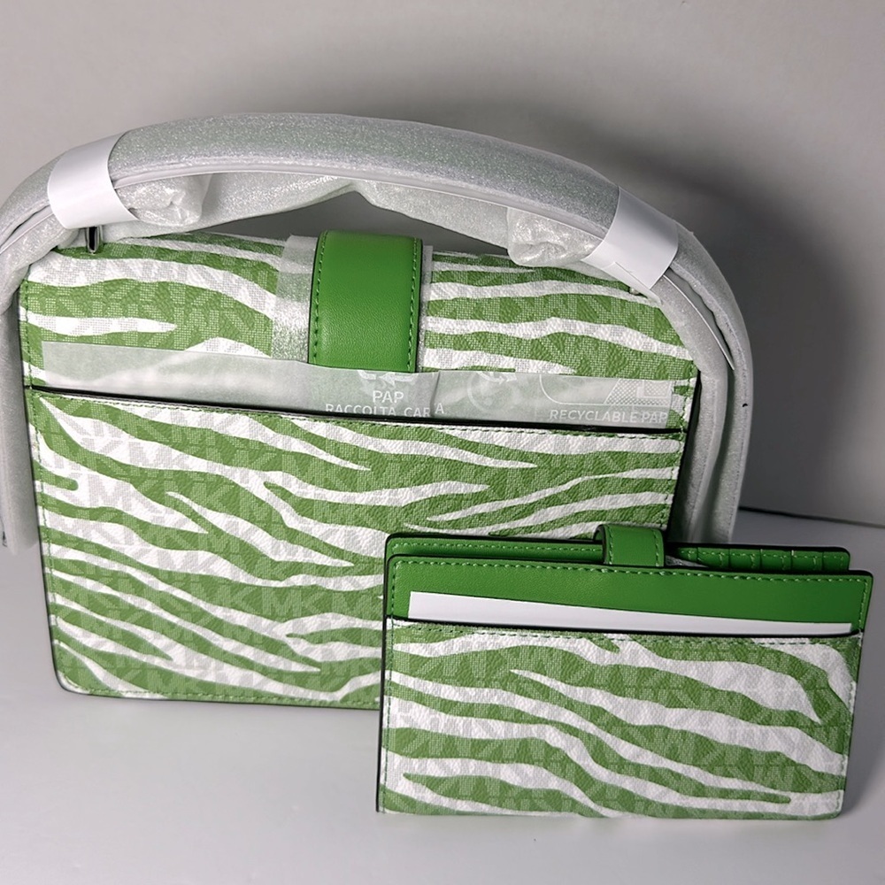 Michael Kors Greenwich Small Green Zebra Animal Print Crossbody Bag & Wallet Set - Picture 4 of 16